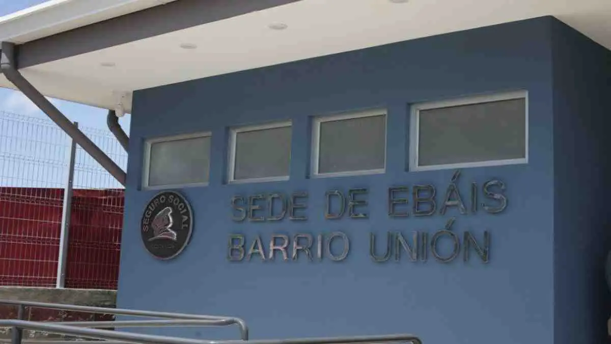 Las autoridades de la Caja analizan la adjudicaci&oacute;n de los EBAIS de varios cantones  Foto: Archivo