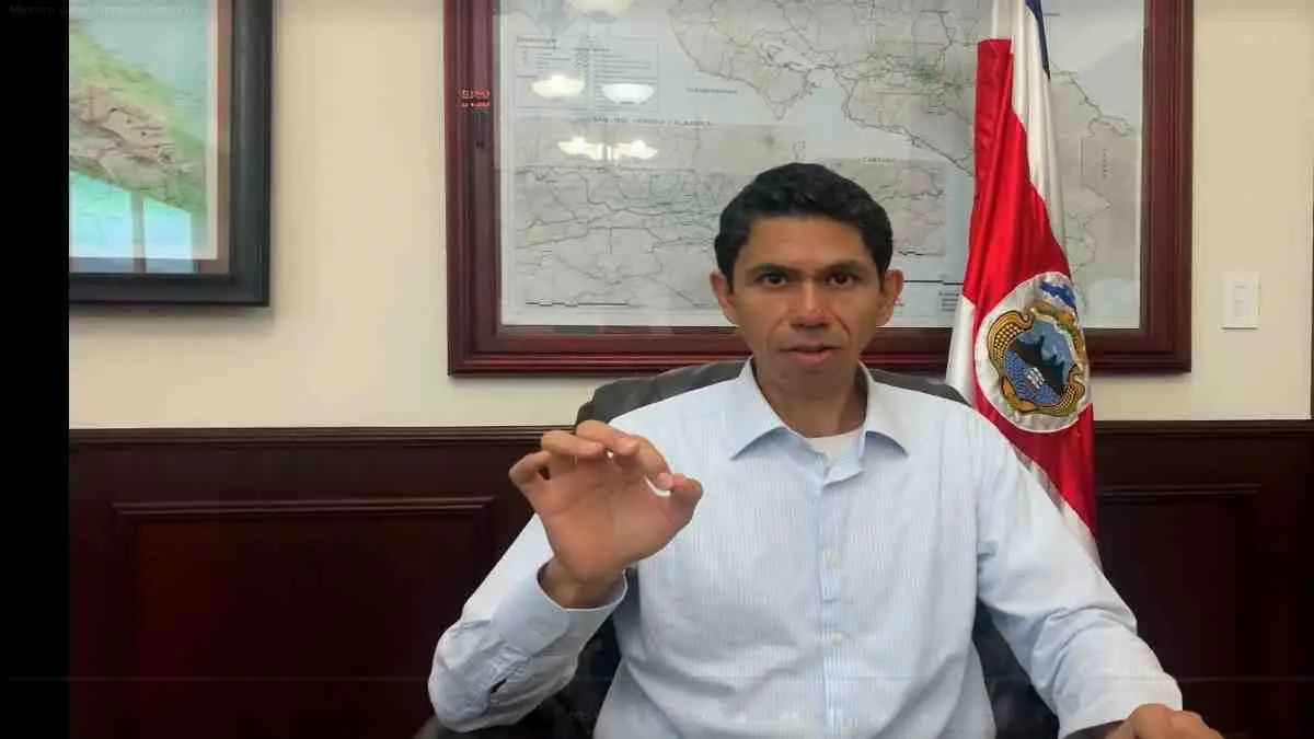 La  militancia de Luis Amador en el PUSC  estar&iacute;a   a punto de terminar