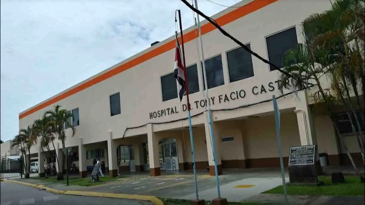 Autoridades de la Caja anuncian la inversi&oacute;n de 1.600 millones de  colones en sistemas de seguridad para contener incendios