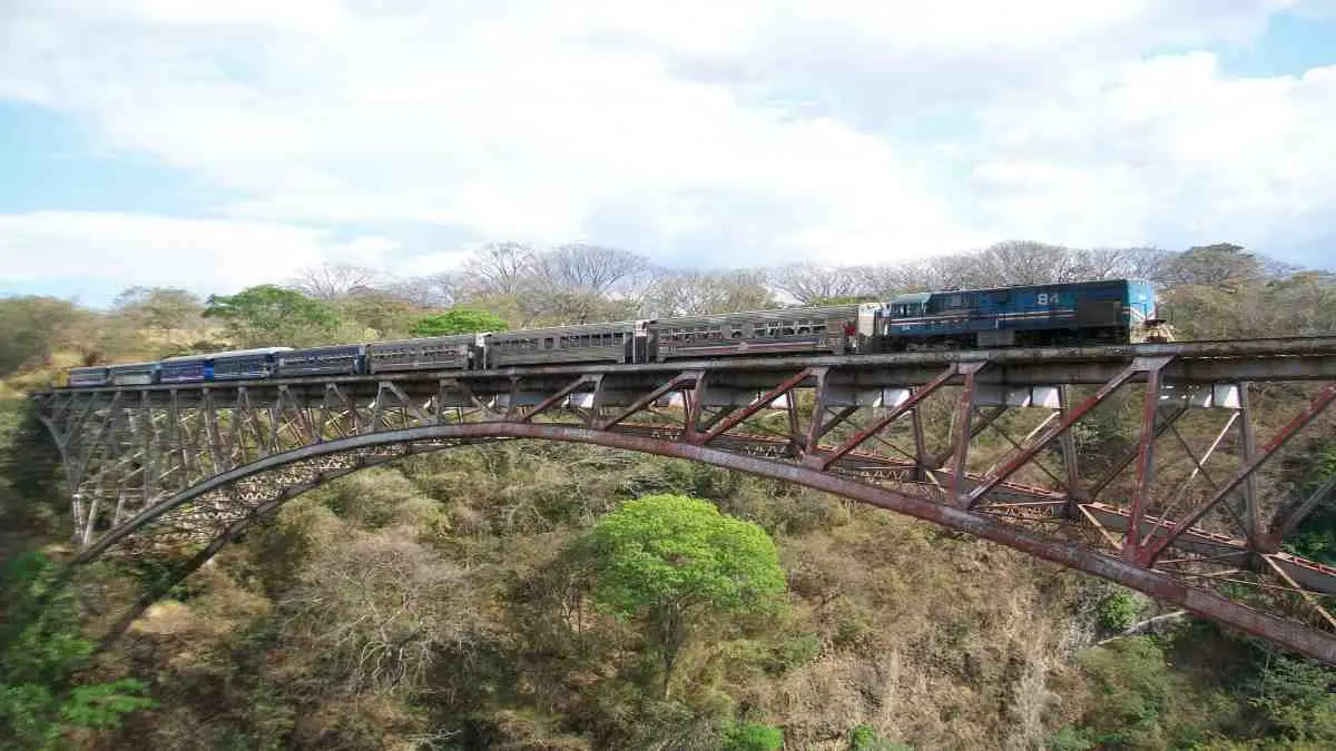 Puente ferroviario
