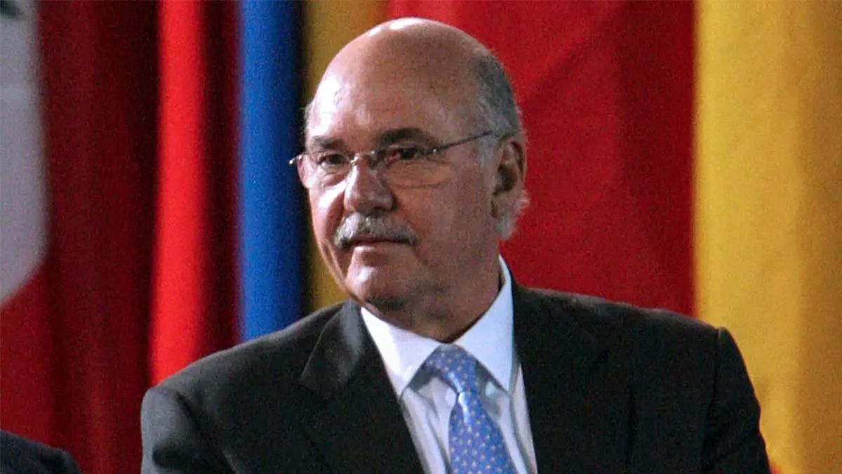 Alfredo Cristiani gobern&oacute; El Salvador entre 1989 y 1994. Esta es una imagen de archivo, captada el 15 de enero de 2007. Foto: Yuri Cortez / AFP.