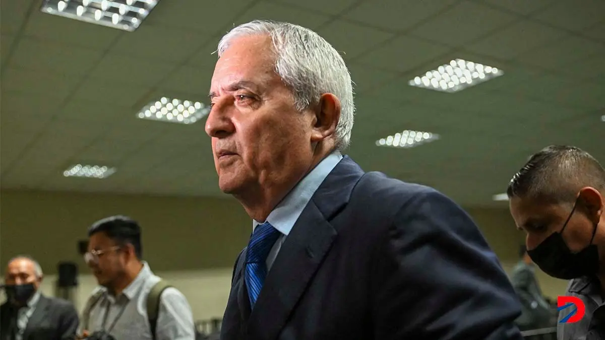 El ex presidente de Guatemala, Otto P&eacute;rez Molina (2012 &ndash; 2015), cuando abandonaba la Corte el 7 de diciembre de 2022, despu&eacute;s de escuchar la sentencia en su contra. Foto: Johan Ord&oacute;&ntilde;ez / AFP.