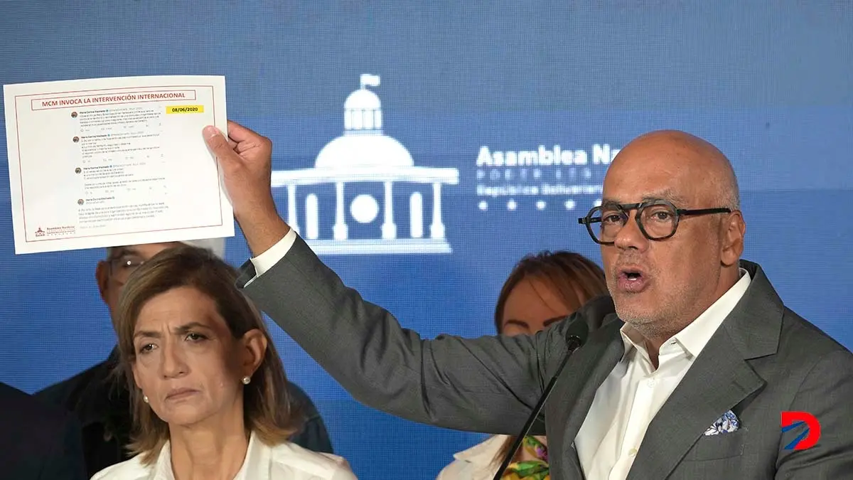 El presidente de la Asamblea Nacional de Venezuela, Jorge Rodr&iacute;guez, habla ante los medios el jueves en Caracas. Foto: Federico Parra / AFP.