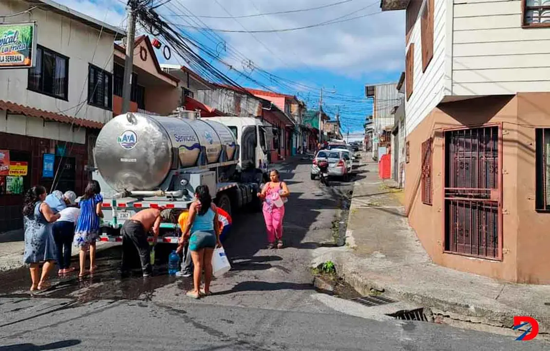 Vecinos de cinmco cantones de San Jos&eacute; se vieron afectados por una contaminaci&oacute;n de agua que se dio en una afluente que abastece a la Plantabilizadora en Guadalupe.
