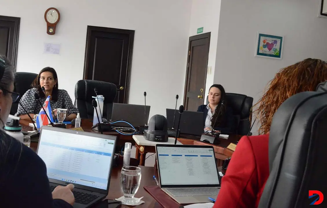 Marta Esquivel, presidenta ejecutiva de la CCSS deber&aacute; entregarle, al Colegio de M&eacute;dicos, los estudios t&eacute;cnicos usados para declarar inopia institucional de m&eacute;dicos especialistas. Foto: Colegio de M&eacute;dicos
