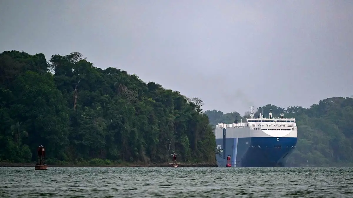 Vista de un carguero en el Lago Gat&uacute;n, en el Canal de Panam&aacute;. Foto: Mart&iacute;n Bernetti / AFP.