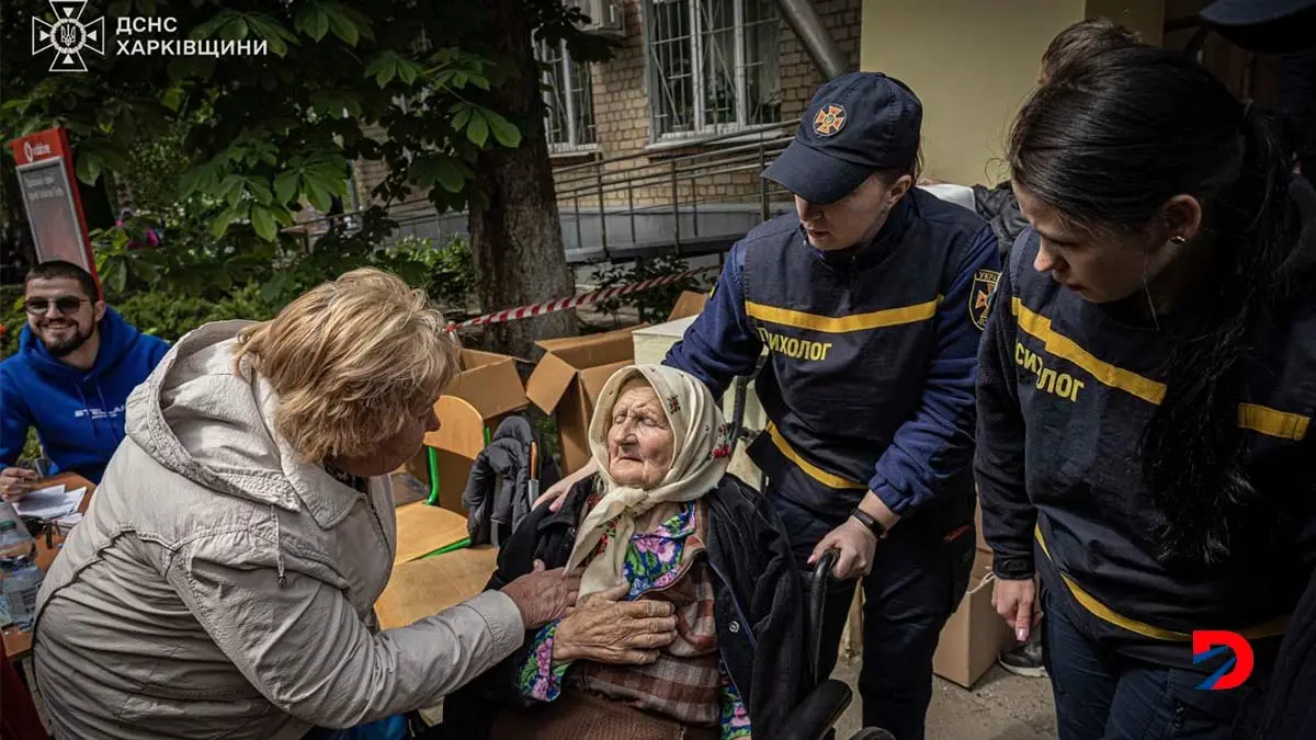 Las evacuaciones fueron inmediatas en la regi&oacute;n de Kharkiv, en Ucrania, ante los bombardeos rusos. Foto: cortes&iacute;a / Servicios de Emergencia de Ucrania / AFP.