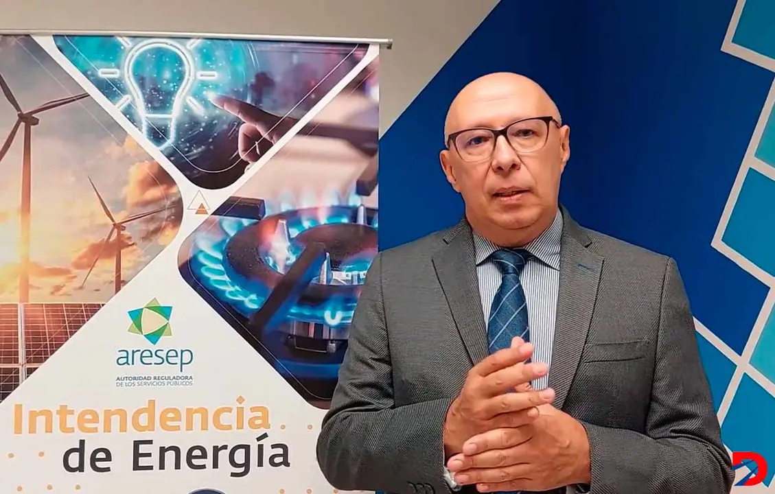 Mario Mora, intendente de Energ&iacute;a de la Aresep, explic&oacute; que las tarifas el&eacute;ctricas en todo el pa&iacute;s, aumentar&aacute;n a partir de enero del 2025. Foto: Captura ARESEP.