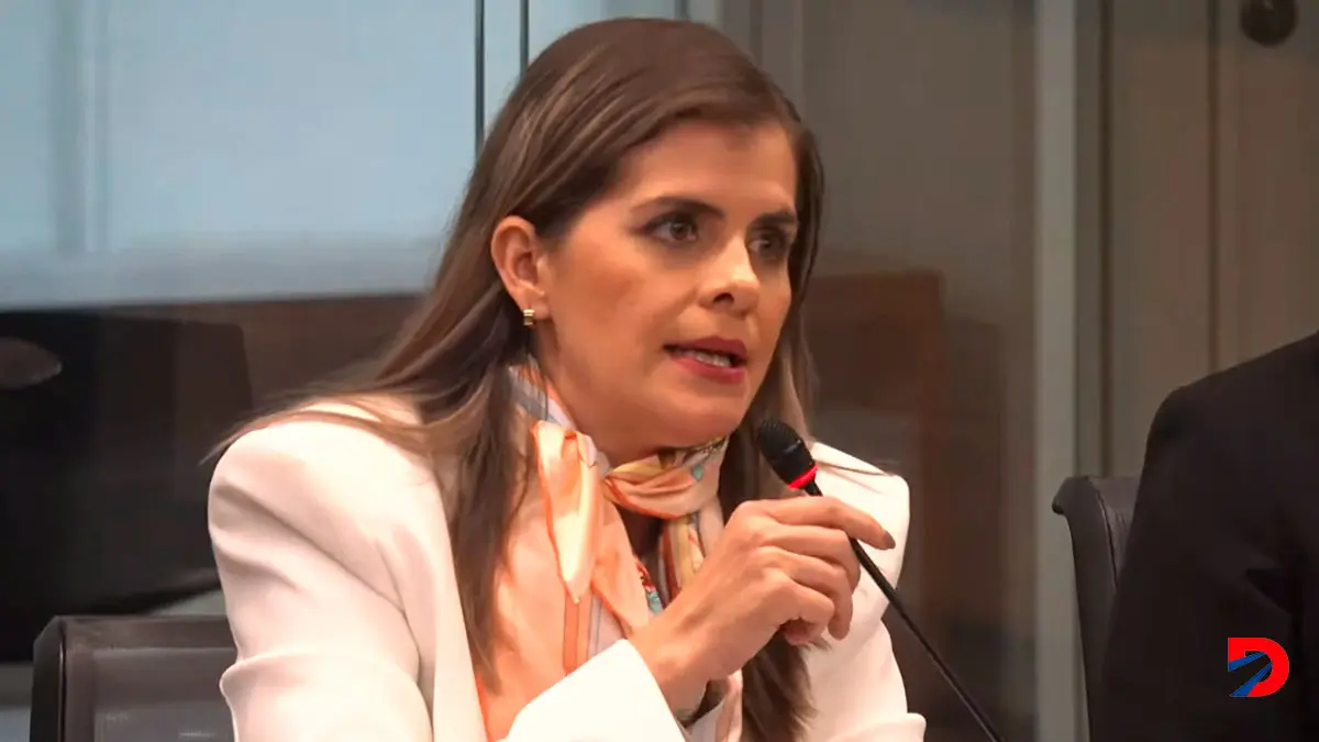 Ministra Laura Fern&aacute;ndez