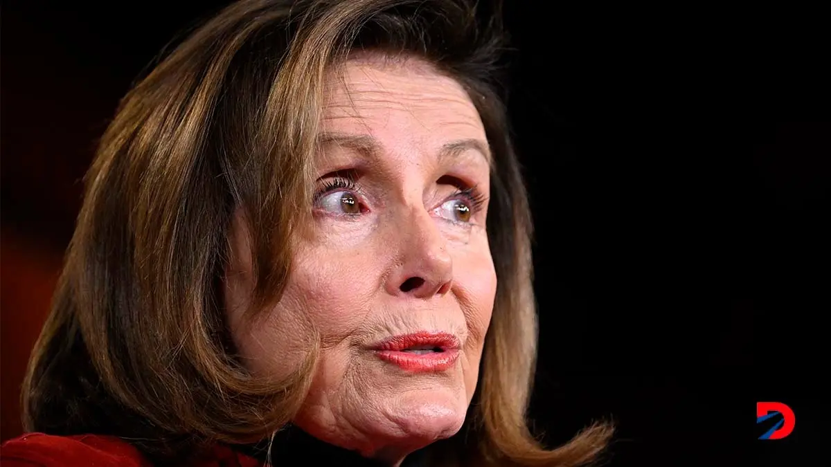 La influyente Nacy Pelosi se sum&oacute; a las voces que manifiestan dudas en torno a la candidatura del presidente Joe Biden. Foto: Mangel Ngan / AFP.