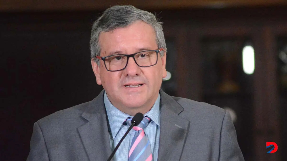 Eric Bogantes, regulador general de la ARESEP, asever&oacute; que la informaci&oacute;n con la que contaba la Intendencia de Energ&iacute;a era hasta marzo, lo que generaba mucha incertidumbre. Foto S&oacute;crates Colindres