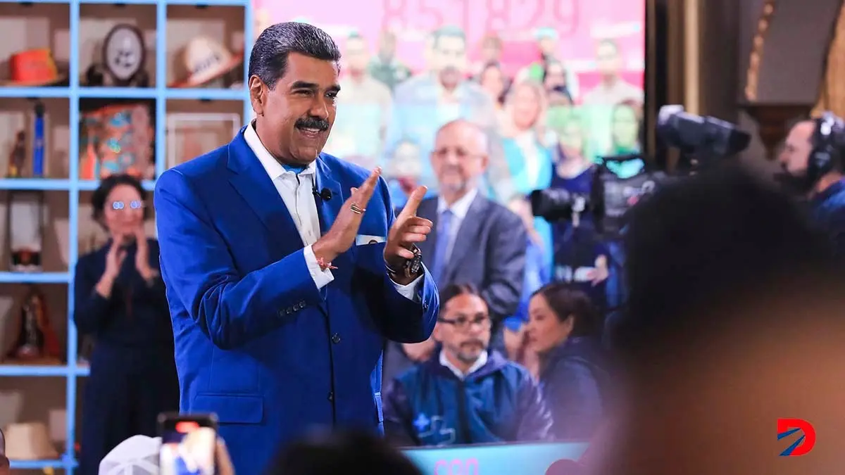 El presidente de Venezuela, Nicol&aacute;s Maduro aplaude durante una presentaci&oacute;n en televisi&oacute;n, el pasado primero de julio. Foto: Johnn Zerpa / Presidencia de Venezuela / AFP.
