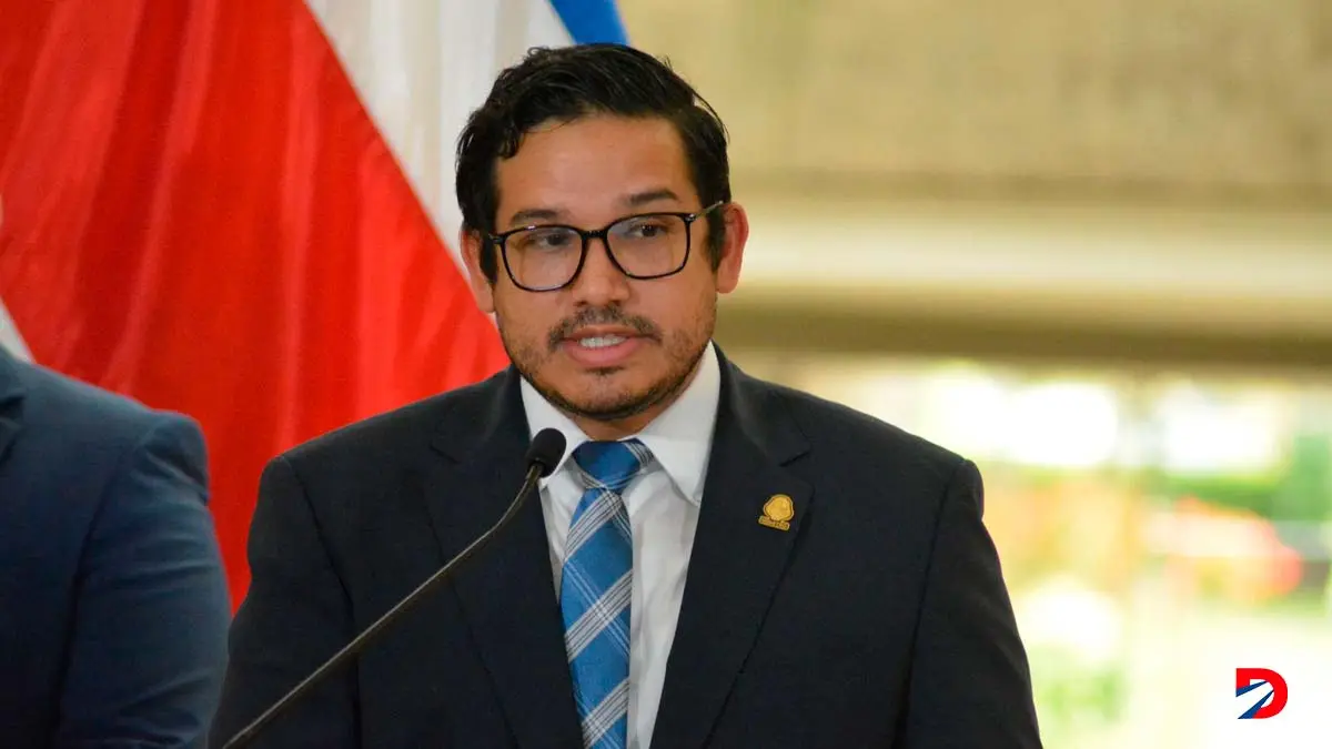 El Ministro V&iacute;cror Carvajal expuso que se tienen los recursos para as&iacute; poder crear el fondo para el seguro a los productores. Foto S&oacute;crates Colindres