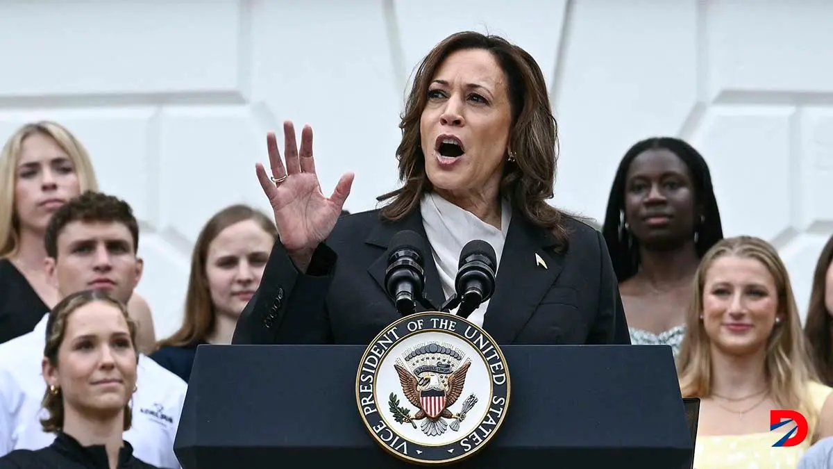 La vicepresidenta de Estados Unidos, Kamala Harris habl&oacute; este lunes durante una actividad de la NCAA. Foto: Brendan Smialowski / AFP.
