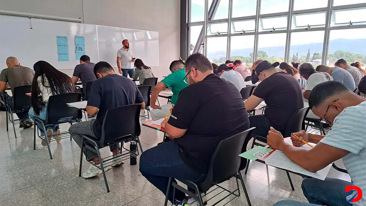 75 por ciento de los m&eacute;dicos que aplicaron, no superaron la prueba para entrar a una especialidad.