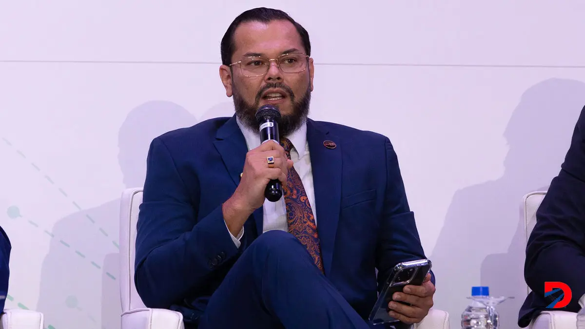 El presidente ejeuctivo del ICE, Marco Acu&ntilde;a sostuvo que  el plan de expansi&oacute;n detalla que es necesario construir una plan t&eacute;rmica grande.