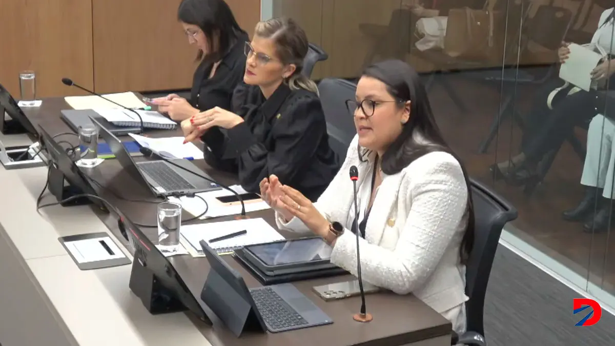 Laura Fern&aacute;ndez y Heldren Solorzano