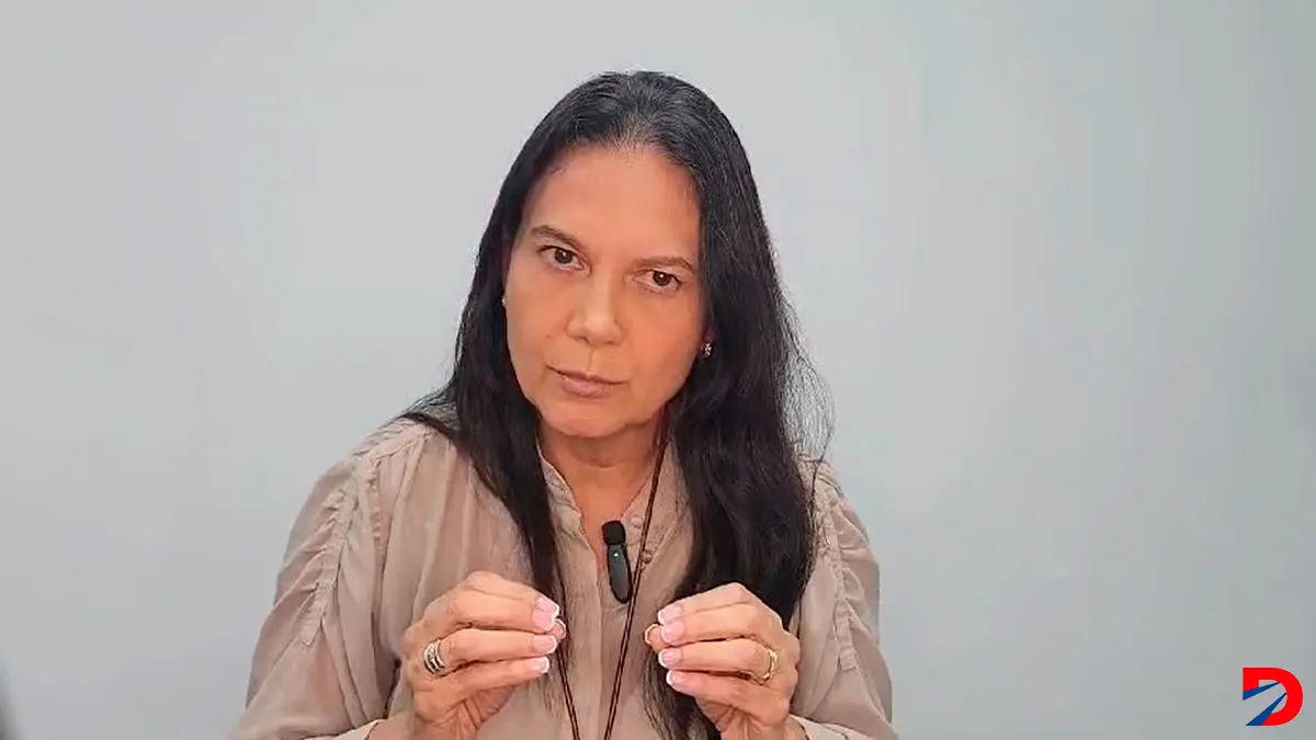 La presidenta de la UCCAEP, Maritza Hern&aacute;ndez, defendi&oacute; que los representantes de la agrupaci&oacute;n actuaron a derecho y con informaci&oacute;n de la CCSS. Foto: Captura de video.