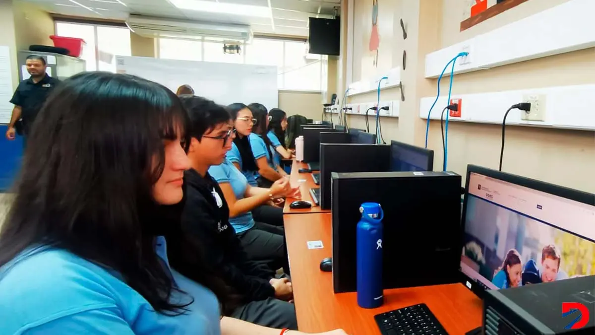 Los estudiantes mayores de 15 a&ntilde;os son los que participan de las pruebas PISA. Foto: Archivo MEP.