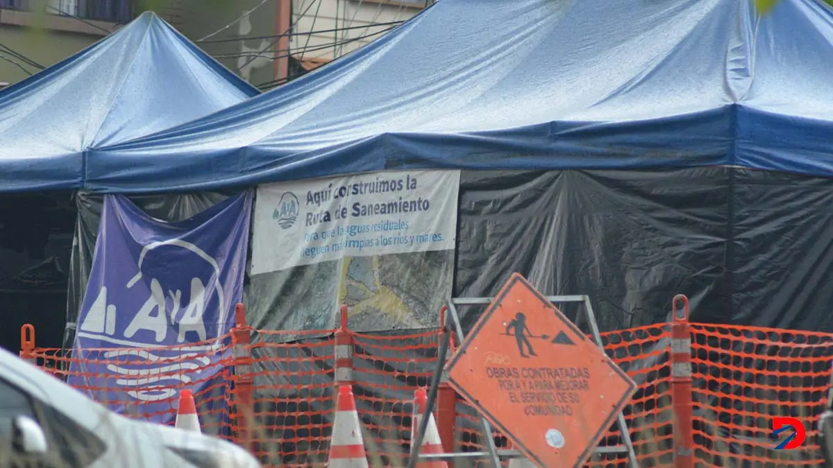 La construcci&oacute;n del alcantarillado sanitario de Sajn Jos&eacute; arranc&oacute; hace a&ntilde;os atr&aacute;s y no se tiene certeza c u&aacute;ndo terminar&aacute;. Foto S&oacute;crates Colindres.