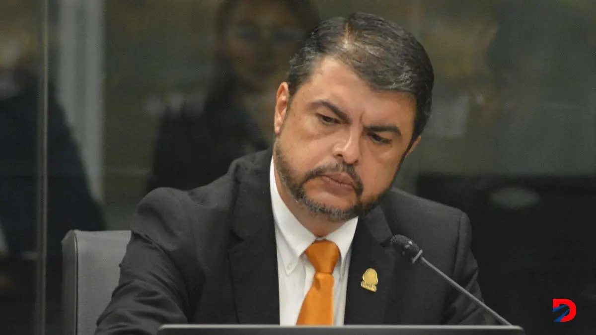 El Ministro Mario Zamora acudi&oacute; a la Comisi&oacute;n de Seguridad y Narcotr&aacute;fico responder la serie de cuestionamientos que les realizan por los movimientos en el Guardacostas. Foto S&oacute;crates Colindres