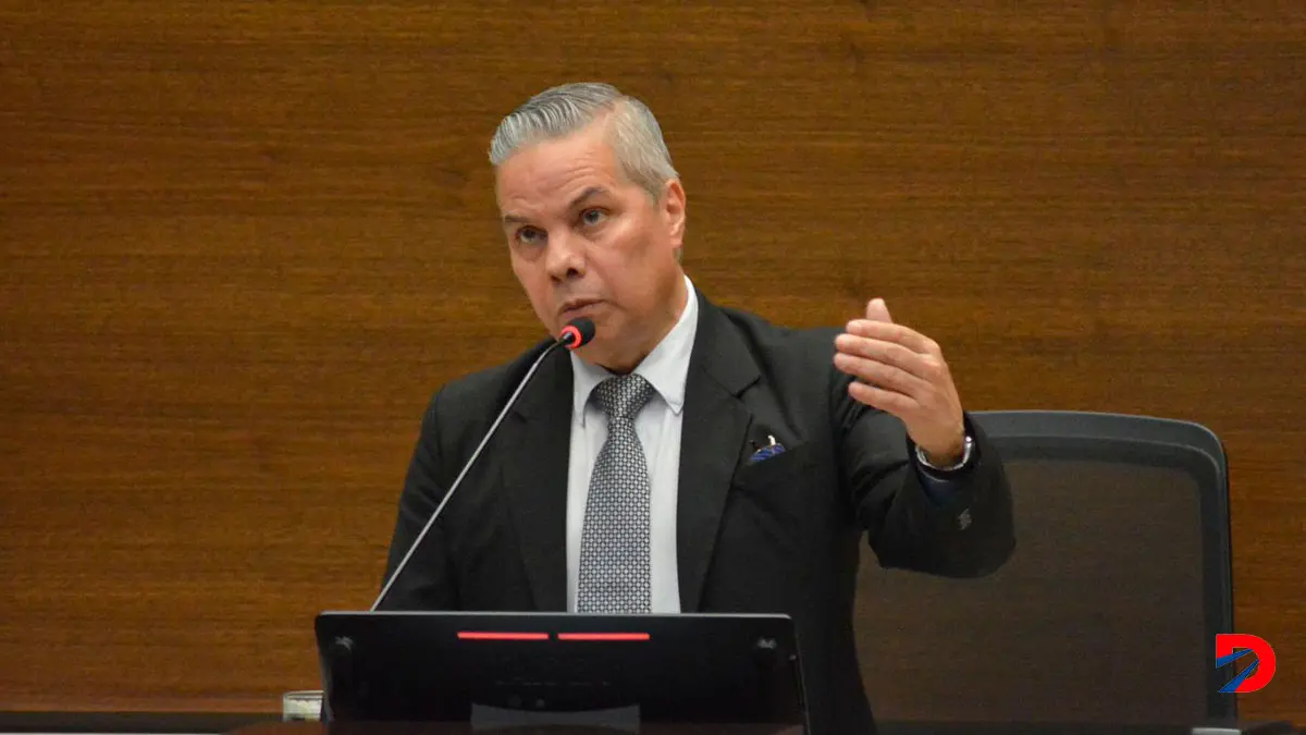 El presidente del BCCR, Roger Madrigal, rindi&oacute; cuentas ante la Asamblea Legislativa