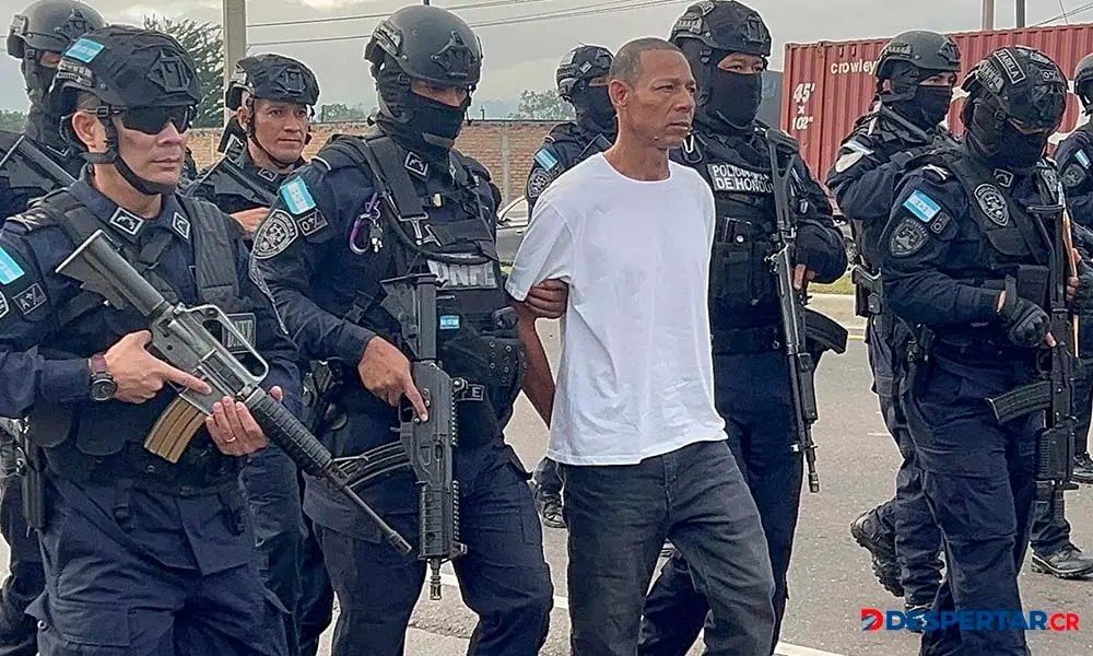 Santos Gustavo Erazo es el m&aacute;s reciente hondure&ntilde;o entregado por su pa&iacute;s a las autoridades de Estados Unidos. Foto: cortes&iacute;a, Polic&iacute;a de Honduras / AFP.