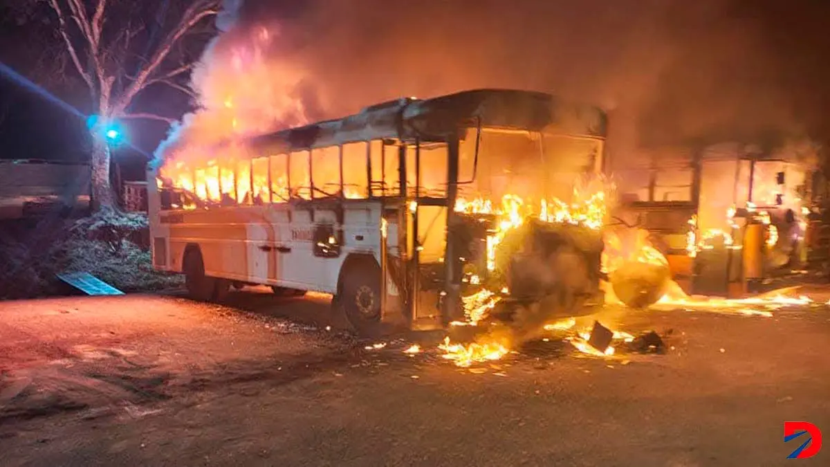 Bus incendiado