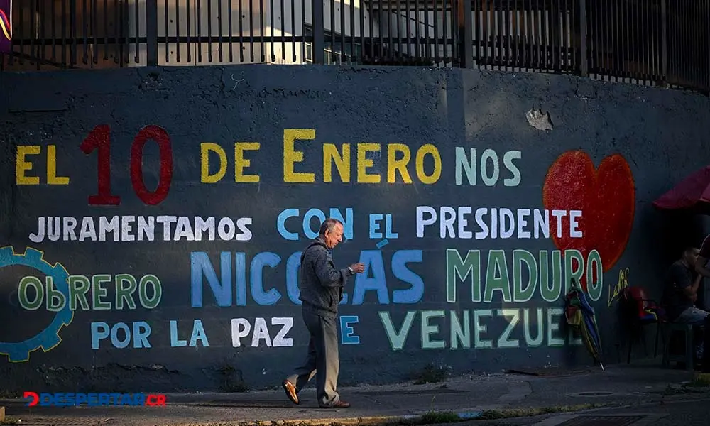 Murales en apoyo a Nicol&aacute;s Maduro se observan en varias calles de Caracas, Venezuela. Foto:  Federico Parra / AFP.