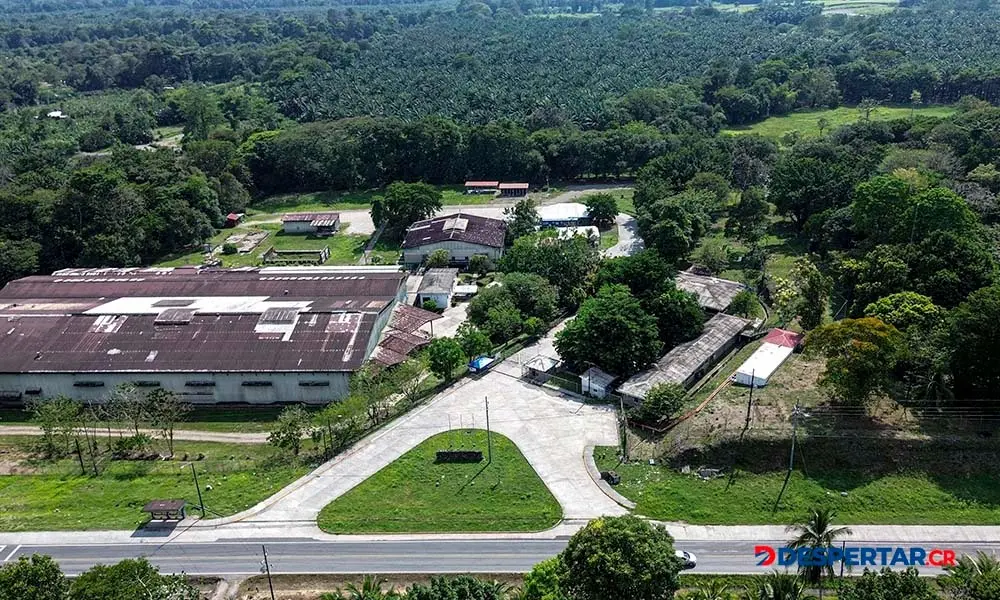 Vista a&eacute;rea del Centro de Atenci&oacute;n Temporal de Migrantes (CATEM), en la zona sur. Foto: Armando Acevedo / AFP.