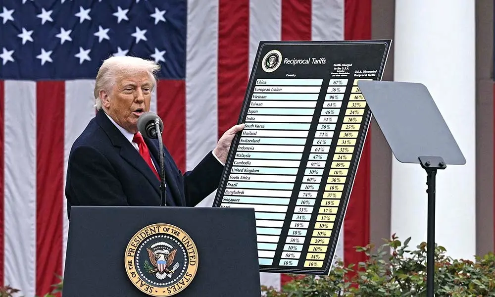El presidente de Estados Unidos, Donald Trump anunci&oacute; este mi&eacute;rcoles el esquema arancelario que aplicar&aacute; a las importaciones desde varios pa&iacute;ses, en cuenta Costa Rica. Foto: Brendan Smialowski / AFP.
