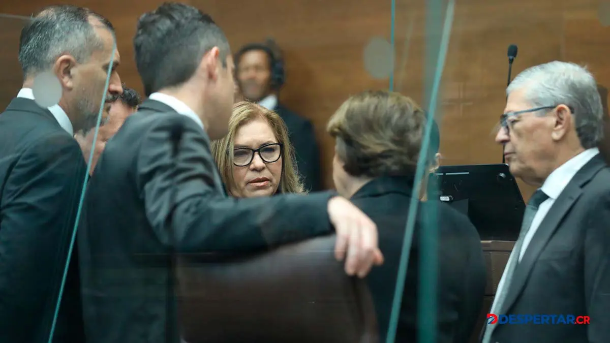 La diputada Luz Mary Alpizar expone que los diputados de la fracci&oacute;n del oficialismo practicamente a inicio del per&iacute;odo legislatura en el 2023 fue cuando se dio la separaci&oacute;n. Foto Asamblea Legislativa
