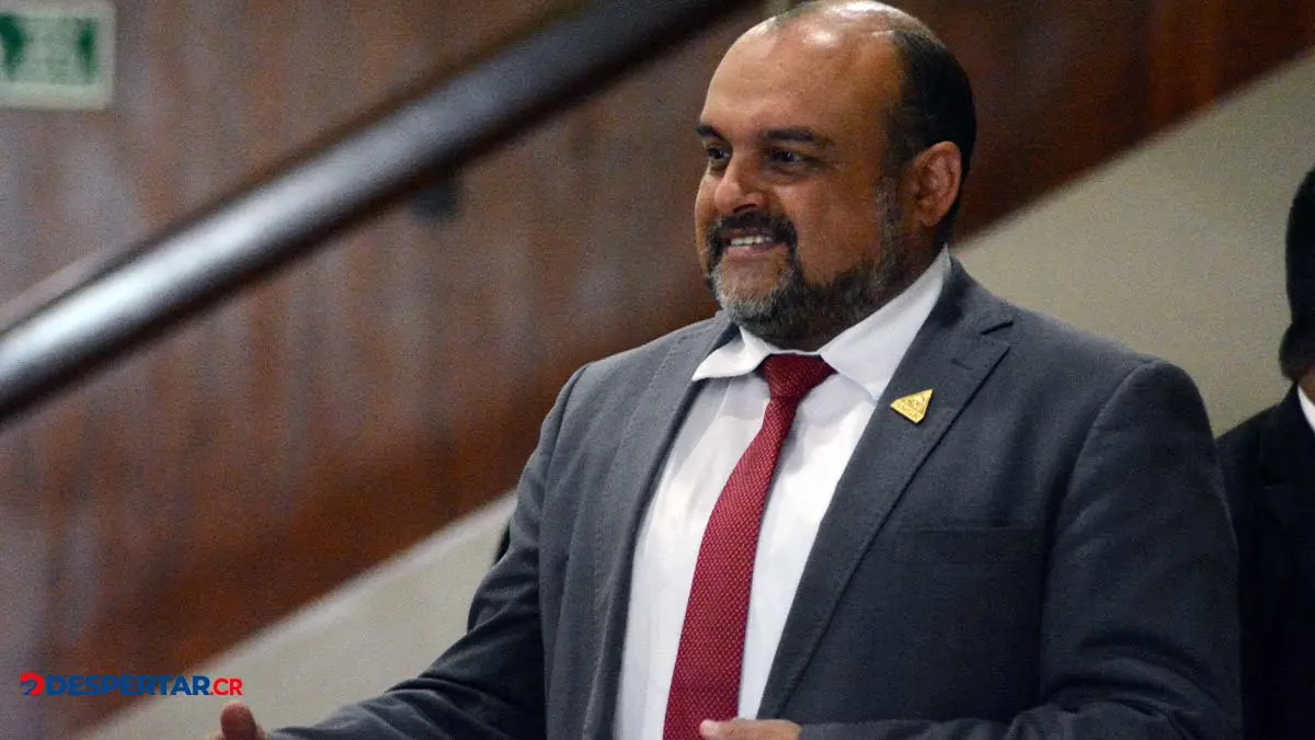 Al presidente ejecutivo de la Comisi&oacute;n Nacional de Emergencias Alejandro Picado y otros funcionarios lo los suspendieron de su cargo. Foto S&oacute;crates Colindres