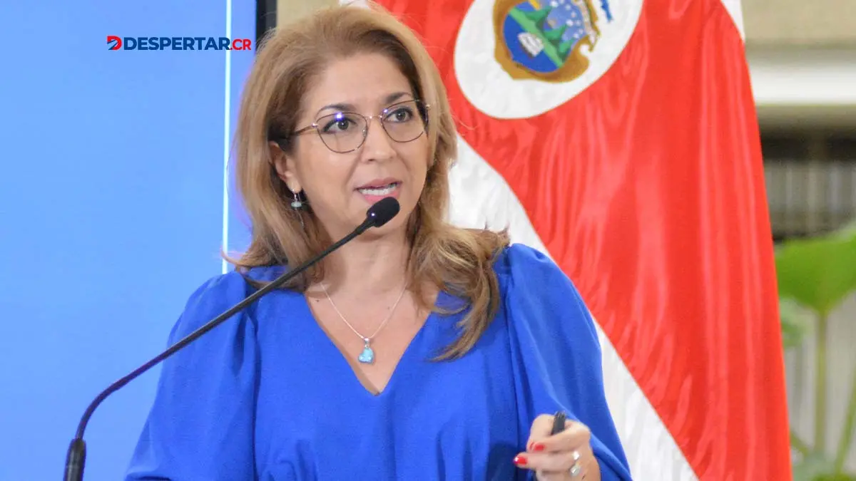 La vicepresidenta y ministra de Salud Mary Munive externo su molestia por el poco accionar de los gobiernos locales entorno al problema de los desechos s&oacute;lidos. Foto S&oacute;crates Colindres
