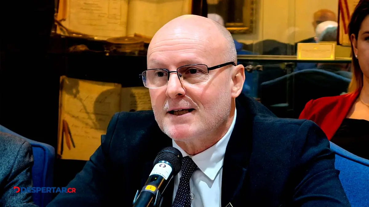 El exvicepresidente de la Rep&uacute;blica Stephan Brunner interpuso un amparo electoral contra la Asamblea Legislativa