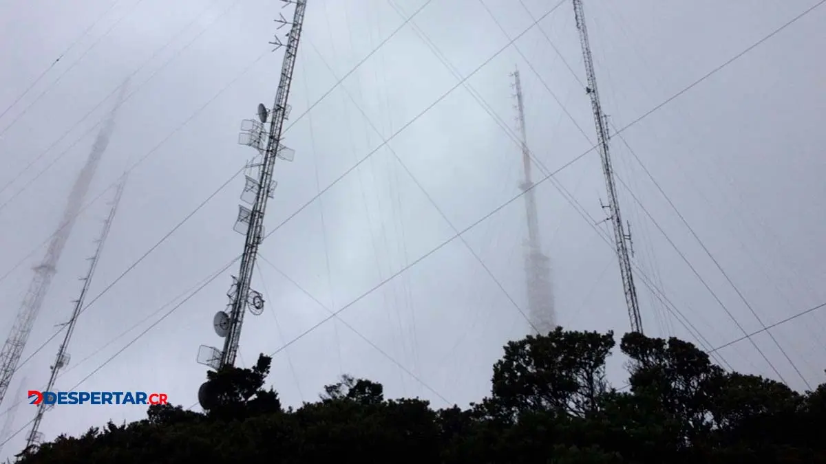 Las emisoras de radio y televisi&oacute;n tendr&aacute;n que ir a una subasta, v&iacute;a licitaci&oacute;n, para refrendar sus concesiones.