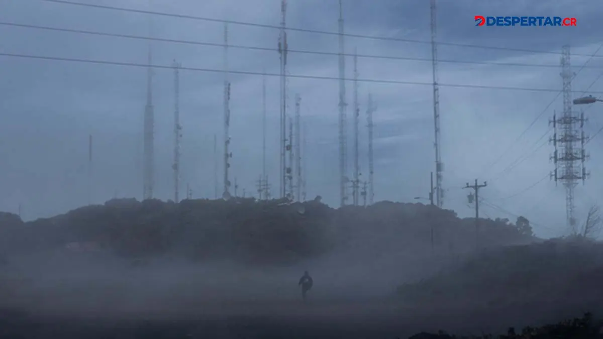La Sala Constitucional asimismo, se ampli&oacute; el curso del amparo contra el Ministerio de Ciencia, Innovaci&oacute;n, Tecnolog&iacute;a y Telecomunicaciones, de manera tal que en el amparo figuran ahora como recurridos esa entidad ministerial junto con el Ministerio de la Presidencia y la Superintendencia de Telecomunicaciones Foto. Paulo Ruiz Vulcan&oacute;logo UCR