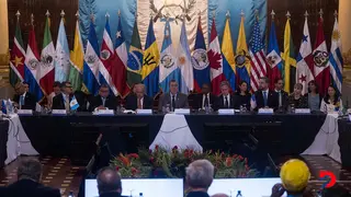 Delegados de los gobiernos de unos 20 pa&iacute;ses latinoamericanos no llegaron a ning&uacute;n acuerdo concreto en el tema de migraci&oacute;n cuando se reunieron con el secretario de Estado de Estados Unidos, Antony Blinken. Foto: Edwin Bercian / AFP.