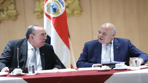 Presidentes de Asamblea Legislativa y Judicial en reuni&oacute;n de soluciones para seguridad del pa&iacute;s 