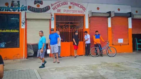 Mercado Puntarenas.jpg  ee