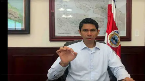 La  militancia de Luis Amador en el PUSC  estar&iacute;a   a punto de terminar