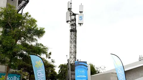 La primera antena para la red 5G fue instalada por el ICE en la UCR. Foto: UCR.