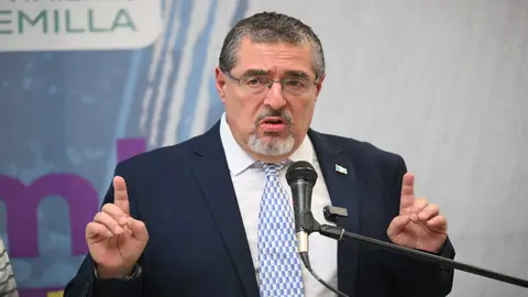 El presidente electo de Guatemala, Bernardo Arevalo, enfrenta nuevas acusaciones por parte de la fiscal general, Consuelo Porras. Foto: Johan Ord&oacute;&ntilde;ez / AFP.