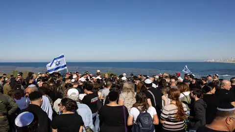 Este viernes tuvo lugar el funeral de Eden Zachariya, uno de los rehenes israel&iacute;es de Hamas. Foto: Oren Ziv / AFP.