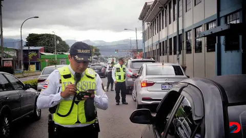 Polic&iacute;a de Tr&aacute;nsito
