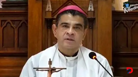 Rolando &Aacute;lvarez, obispo de Matagalpa, fue liberado por el gobierno de Ortega, pero enviado a El Vaticano. Foto: Alan Putra / @diocesisdematagalpa / AFP.