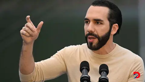 El presidente salvadore&ntilde;o, Nayib Bukele ser&iacute;a reelecto sin contratiempos, seg&uacute;n una encuesta difundida este martes. Foto Marvin Recinos / AFP.