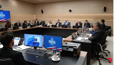 En la reuni&oacute;n de jefes de fracci&oacute;n acordaron que se reuniran durante el martes 30 de enero para terminar de analizar los proyectos pendientes en aspectos de seguridad. Foto SCL