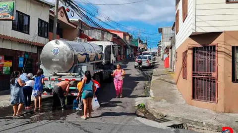 Vecinos de cinmco cantones de San Jos&eacute; se vieron afectados por una contaminaci&oacute;n de agua que se dio en una afluente que abastece a la Plantabilizadora en Guadalupe.