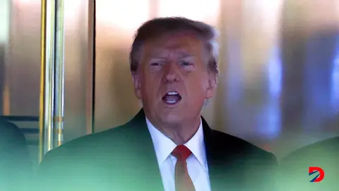 El expresidente de Estados Unidos, Donald Trump, al momento de salir hacia la Corte Federal de Manhattan, para el &uacute;ltimo d&iacute;a del juicio en su contra. Foto: Charly Triballeau / AFP.